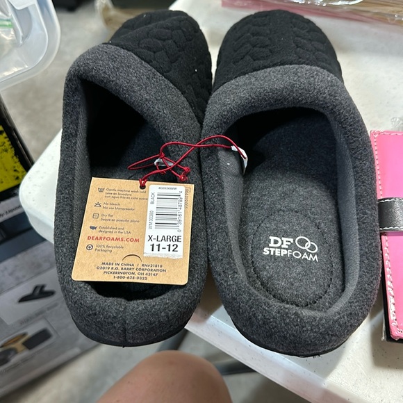 Slippers - Picture 1 of 6